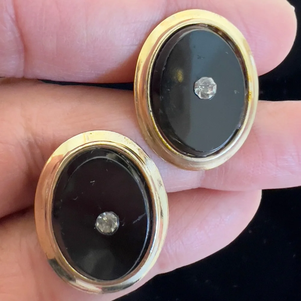 VINTAGE Golden Tone Onyx Cufflinks and Money Clip Set